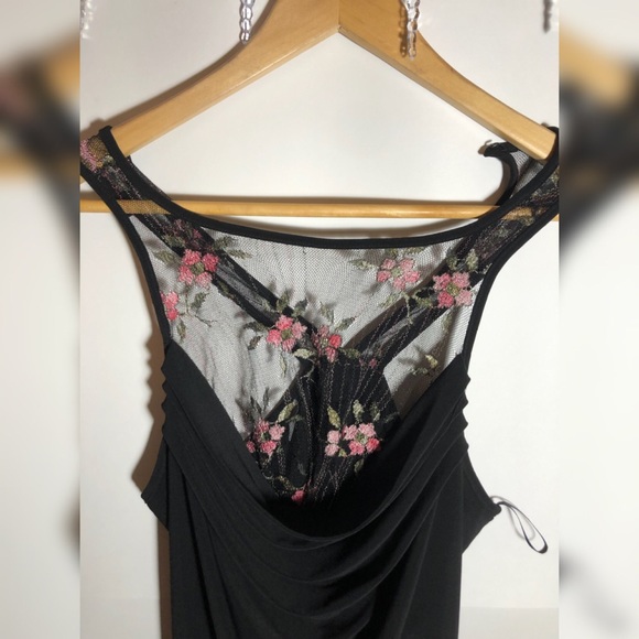 ✨FLOWER PRINT SLEEVELESS BLACK WOMEN TANK - Picture 3 of 5